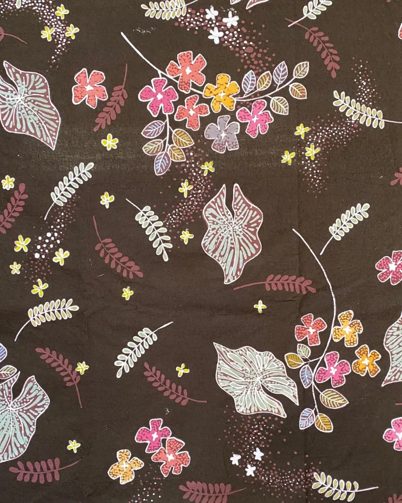 Copy of Coklat dan Krem Elegan Diskon Parfum Kiriman Instagram (17).webp